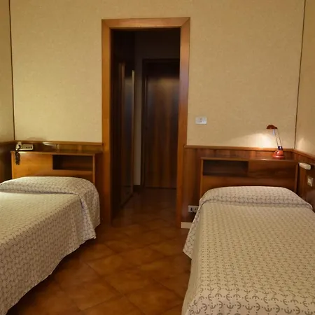 Euromotel Croce Bianca Готель 2*